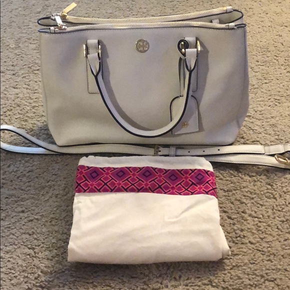 Tory Burch Robinson Mini Tote. - Picture 2 of 8